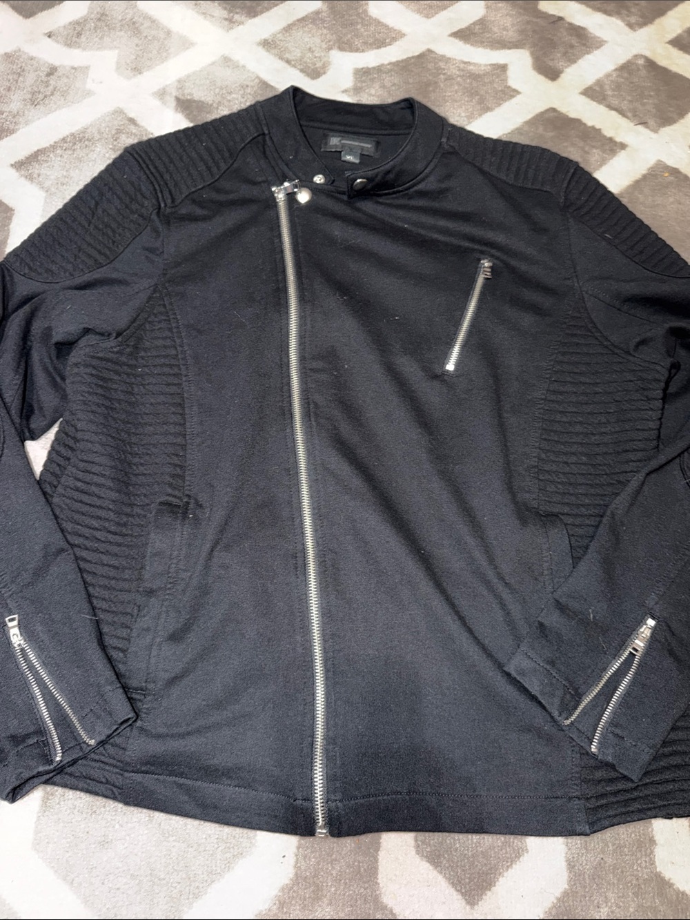 Men’s XL sz 44-46 black zip up biker jacket